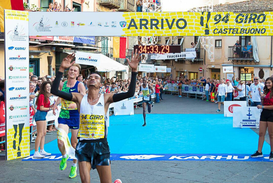 Andreplass til Sondre Nordstad Moen i gateløpet Giro di Castelbuono på Sicilia Sondre_etter_maal_foto_Giovanni_Certomà.jpg