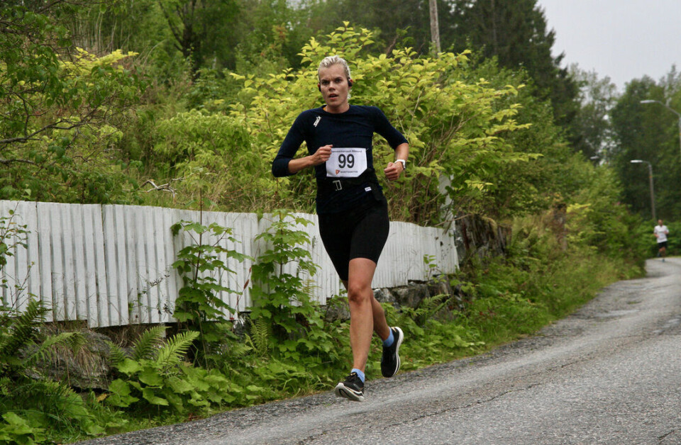 64 løpere deltok på avslutningen i Ålesund Sommerkarusell 10km_Tora_Stahl_Roed_1080x705.jpg