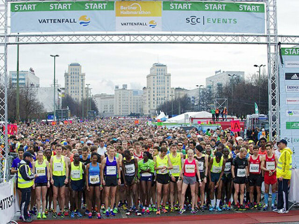 296 norske blant 24 697 som fullførte Berlin Halvmaraton - stor bildereportasje! Start.jpg