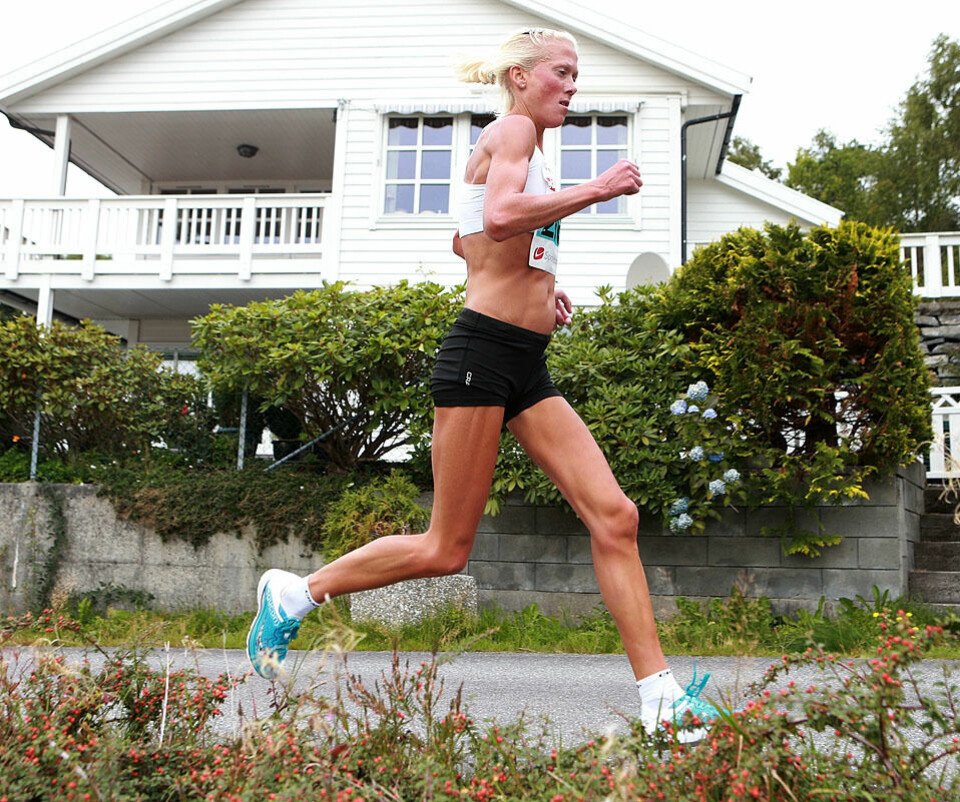 Runa Falck og Okubamichael Fissehatsion vant Knarvikmila Marthe_Katrine_Myhre_ca4-5km_AZ3T7680.jpg