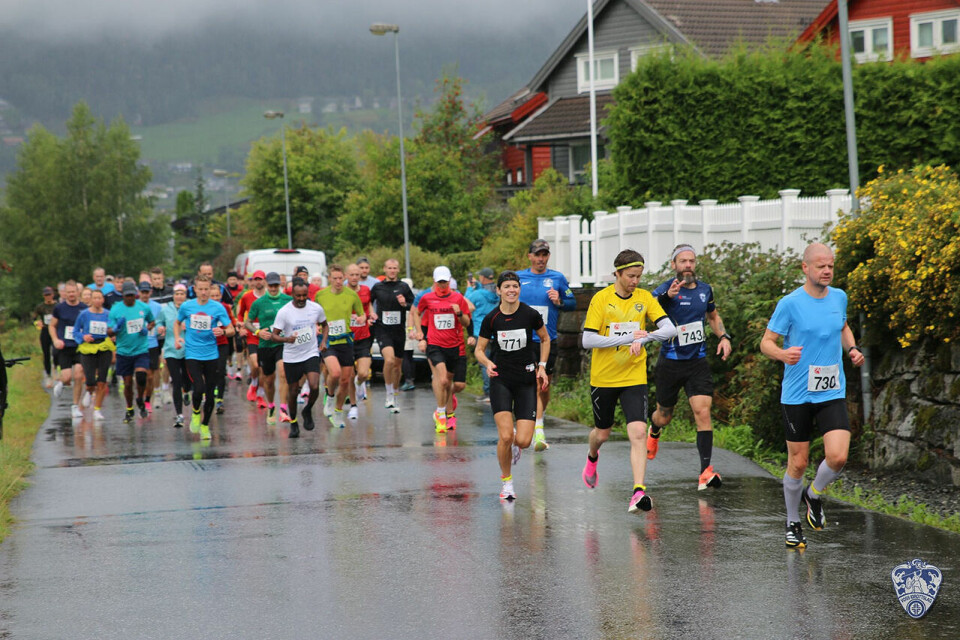 Starten går for Vossatons halvmaraton. (Foto: Arrangøren) Starten går for Vossatons halvmaraton. (Foto: Arrangøren)