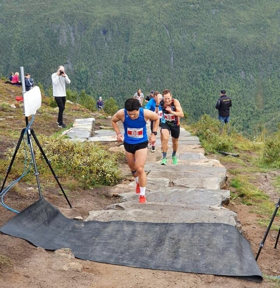Eirik Haugsnes satte løyperekord i Sherpatrappa Opp Elis_og_Eirik.jpg