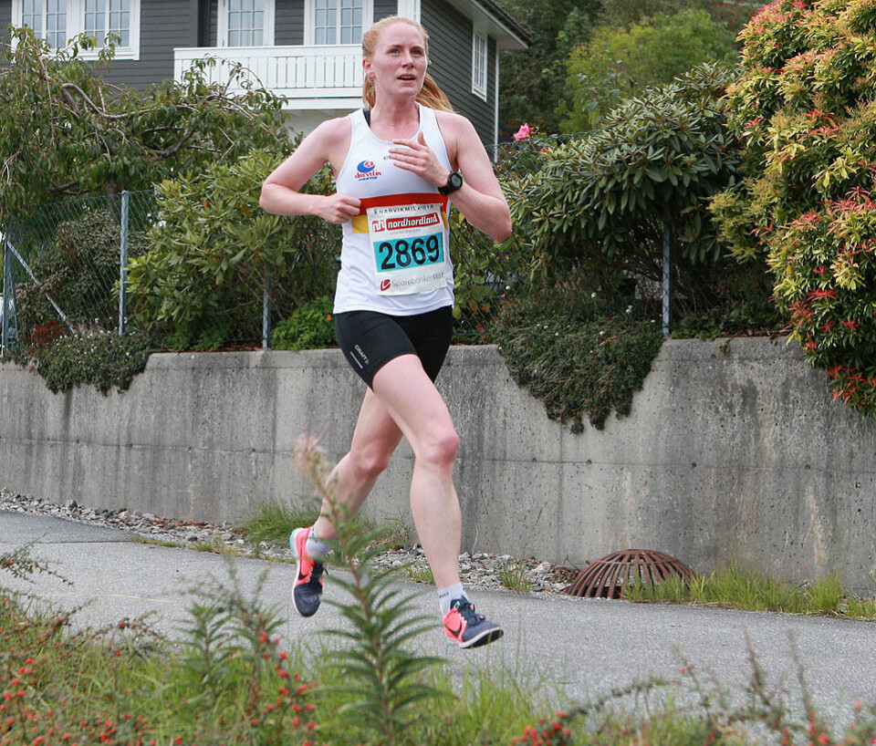 Runa Falck og Okubamichael Fissehatsion vant Knarvikmila Lina_Rivedal_10km_nr4_etter_4-5km_AZ3T7708.jpg