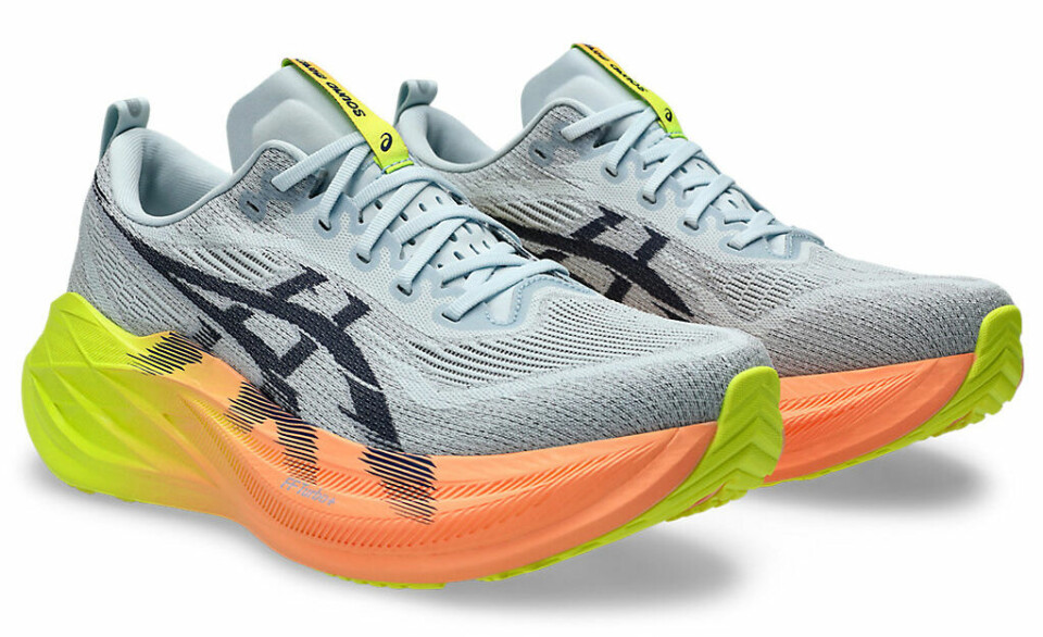 Japansk supertrainerduell asics-superblast2.jpg