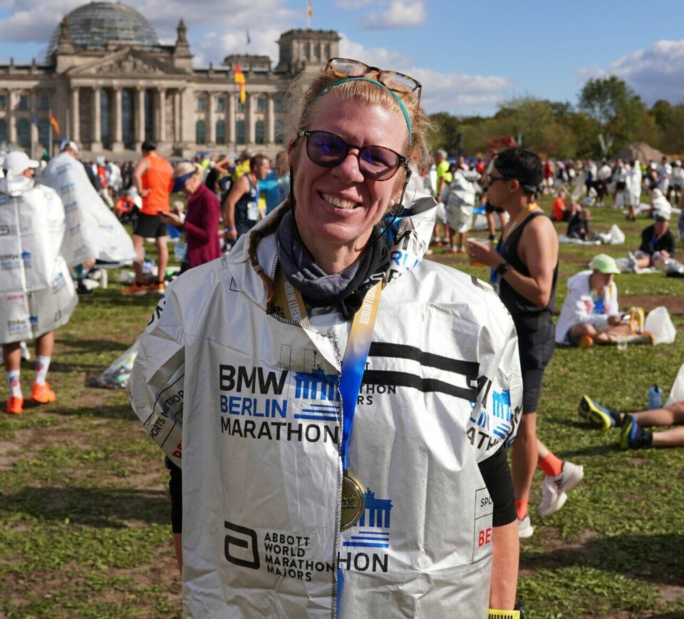 Mange gode norske resultater i Berlin Marathon 2024 Julie Garsiot etter målgang i Berlin Marathon 2024