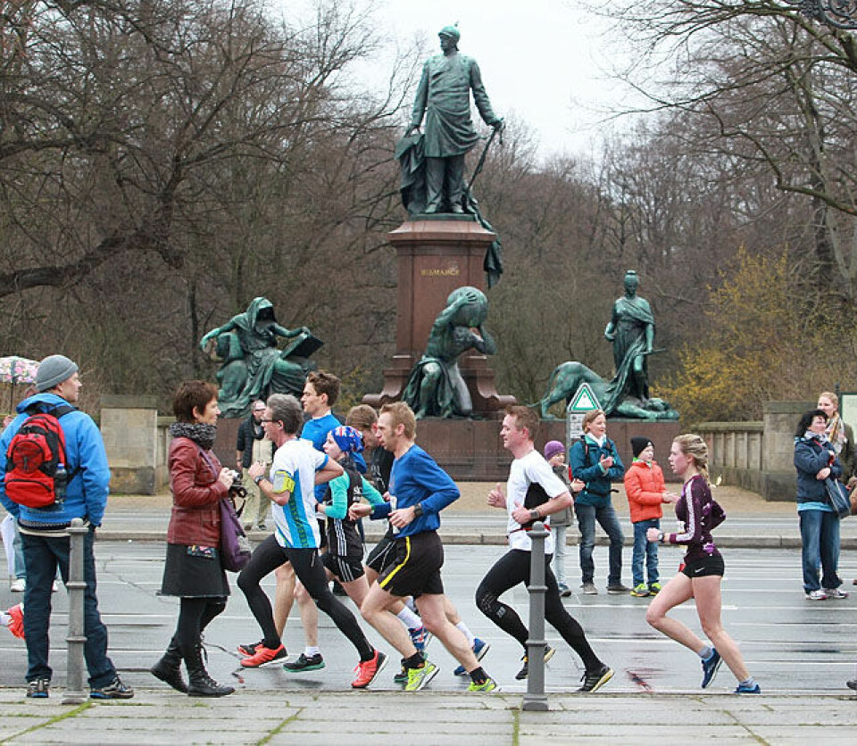 296 norske blant 24 697 som fullførte Berlin Halvmaraton - stor bildereportasje! Bismarck_monument_A20G2302.jpg