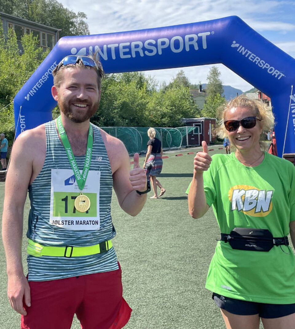 Se alle bildene fra Jølster Maraton Klimaminister Sveinung Rotevatn i mål på 40304 i Jølster Maraton.jpg