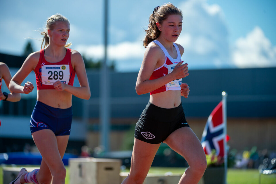 UM 2020: Oskar Opstad Vike (G16) og Anna Marie N. Sirevåg (J16) vant 3000 meter J16_3000m_Marthe Johanne Hjelmeset (289)_Heat_DSC0404.jpg