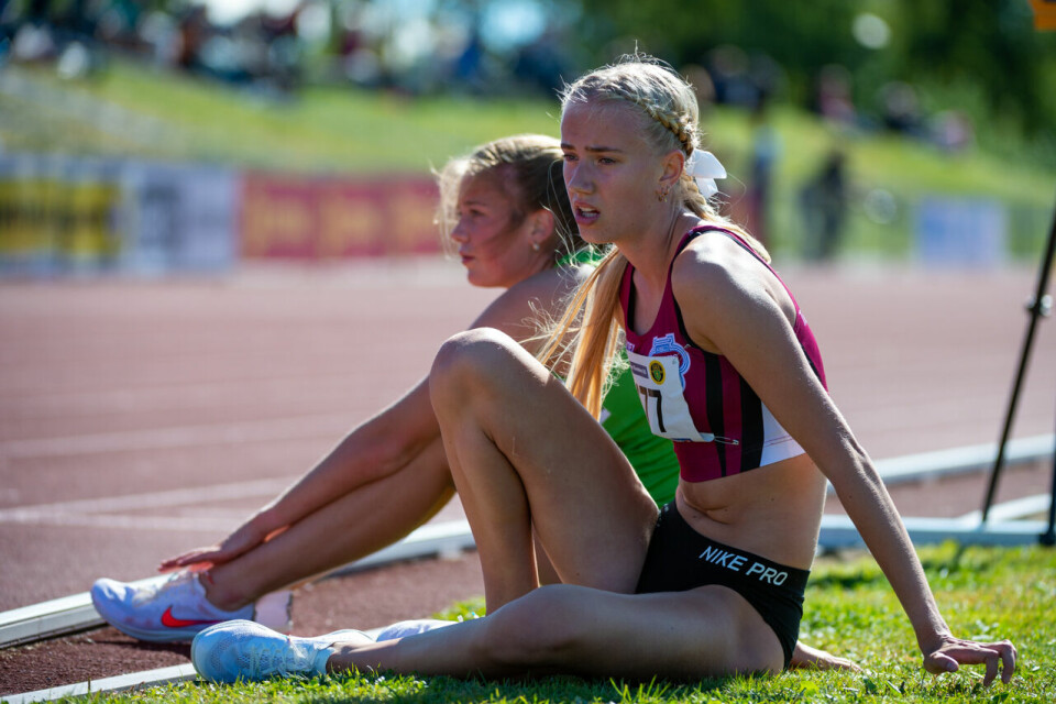 UM 2020: Oskar Opstad Vike (G16) og Anna Marie N. Sirevåg (J16) vant 3000 meter J16_3000m_Leona Andersen Vedvik (477)_Mål_DSC0458.jpg