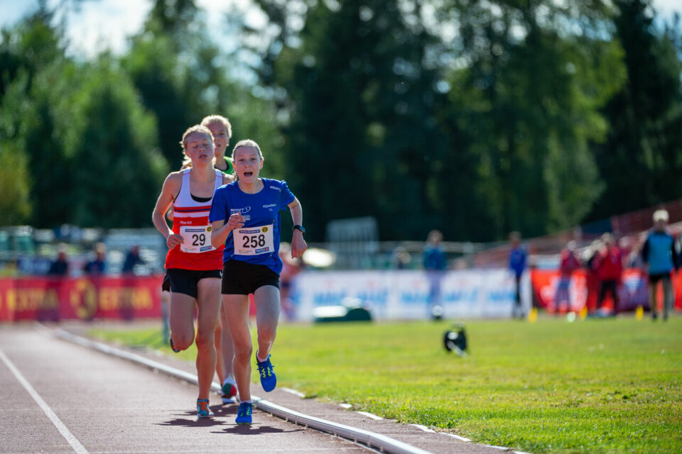 UM 2020: Oskar Opstad Vike (G16) og Anna Marie N. Sirevåg (J16) vant 3000 meter J16_3000m_Anna Hanstveit (258)_DSC0432.jpg