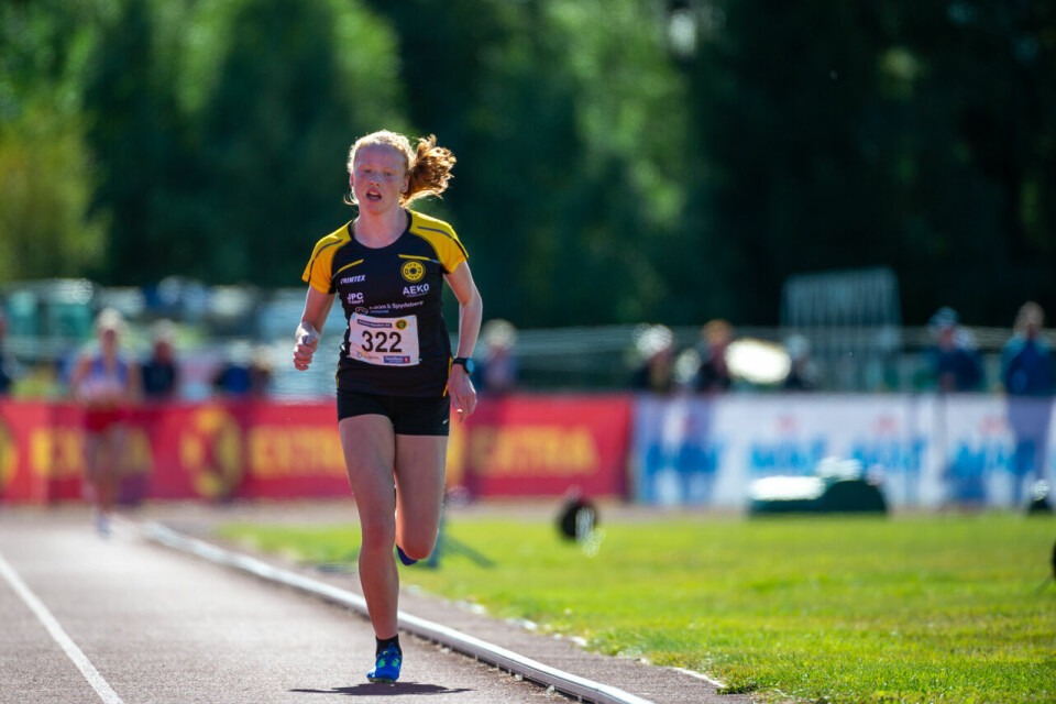 UM 2020: Oskar Opstad Vike (G16) og Anna Marie N. Sirevåg (J16) vant 3000 meter J16_3000m_Hedda Høntorp (322)_DSC0425.jpg