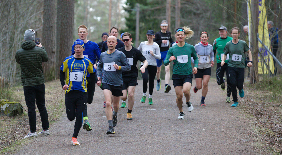 Starten har nettopp gått for det første løpet for sesongen i Ulsrudvann rundt 25. april. (Foto: Per Inge Østmoen) Starten har nettopp gått for det første løpet for sesongen rundt Ulsrudvannet 25. april. (Foto: Per Inge Østmoen)