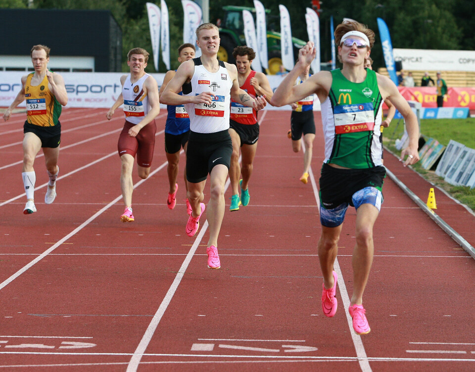 Spennende duell mellom forhåndsfavorittene på 800 m 800m_menn_finale_maalgang_Solbu_jubler_AZ3T1089.jpg