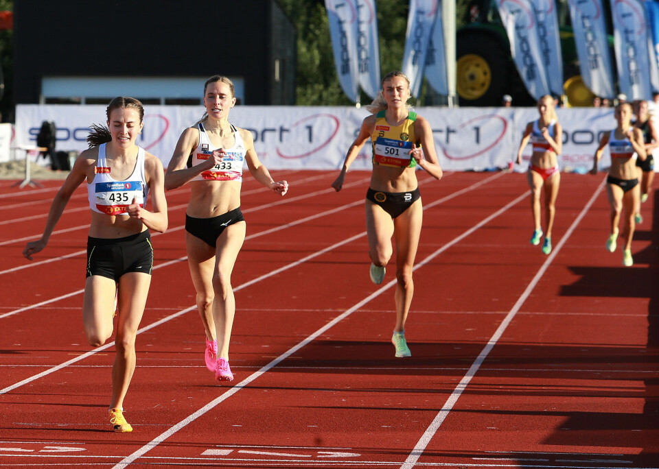 Ingeborg Østgård da hun tok NM-gullet 1500 m på Jessheim i juni foran Hedda Hynne og Amalie Sæten. (Foto: Kjell Vigestad) Ingeborg Østgård da hun tok NM-gullet 1500 m på Jessheim i juni foran Hedda Hynne og Amalie Sæten. (Foto: Kjell Vigestad)