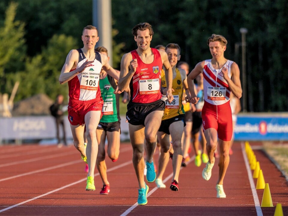 Ingeborg Østgård og Sander Dybwad Mathiesen best på 1500 m i Norgeslekene Kjetil_Brenno_Gagnas_8_Magnus_oyen_105_og_Sander_Dybwad_Mathiesen_126_spurter_under_1500_meter_Elite_pa_Jessheim_KD_99945_Foto_Samuel_Hafsahl.JPG