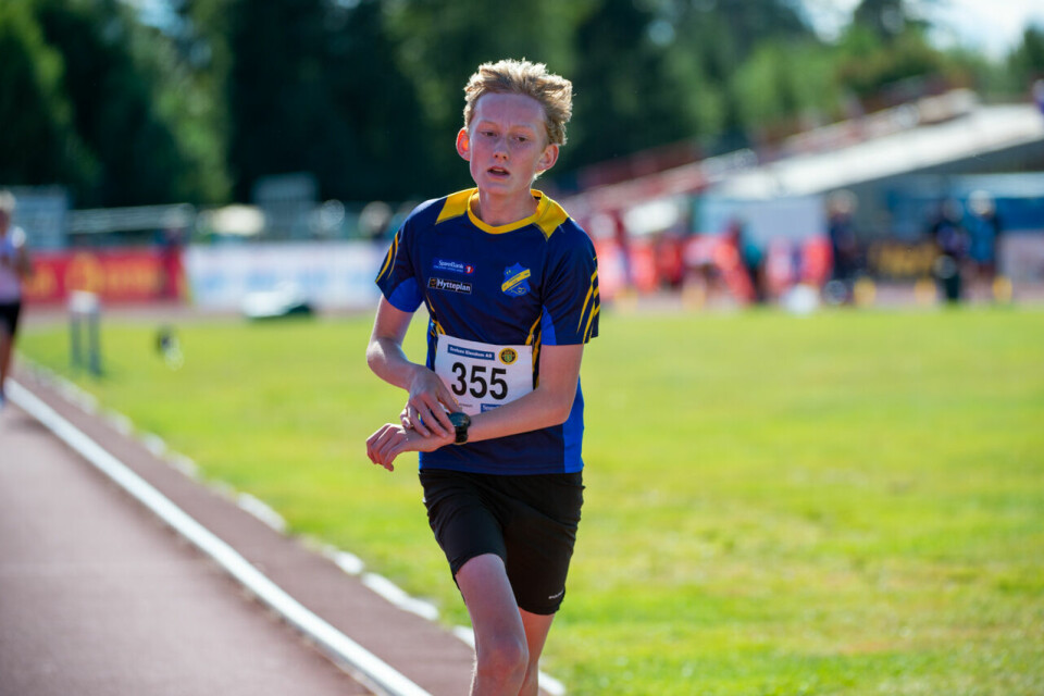 UM 2020: Oskar Opstad Vike (G16) og Anna Marie N. Sirevåg (J16) vant 3000 meter G16_3000m_Heat1_Andreas Ullern Tonning (355)_Mål_DSC0349.jpg