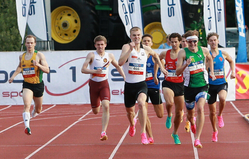 Spennende duell mellom forhåndsfavorittene på 800 m 800m_menn_finale_Groenstad_setter_inn_spurten_-_men_den_virker_ikke_som_alltid_AZ3T1066.jpg