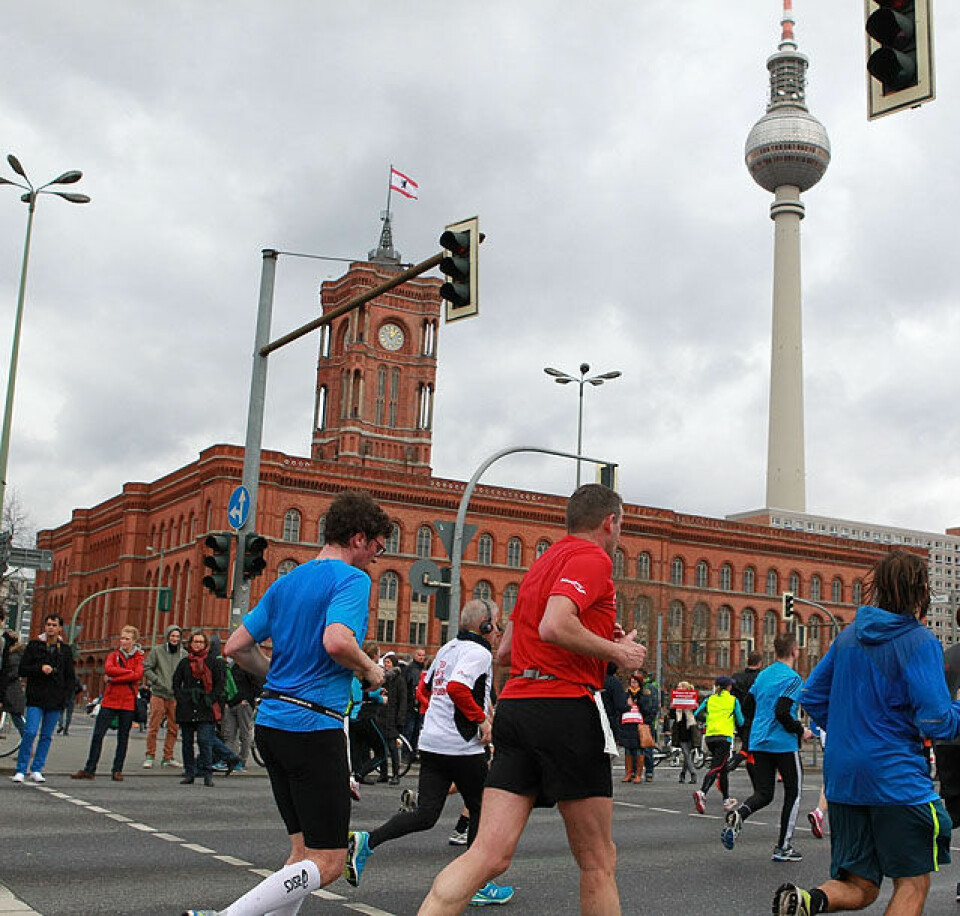 296 norske blant 24 697 som fullførte Berlin Halvmaraton - stor bildereportasje! Rote_Rathaus_2_A20G4044.jpg