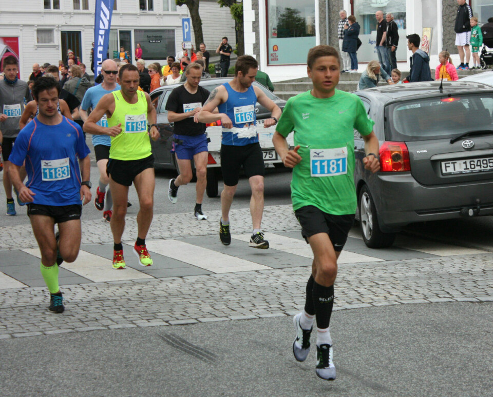 Maratonfest i Farsund for fjerde gang IMG_2575StartMaratonGroegaardVinder.jpg
