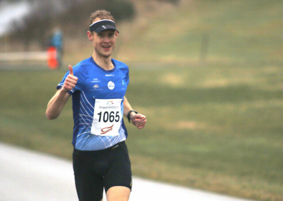 Suveren seier til Tom Erik Halvorsen på halvmaraton. (Foto: Turid Veggeland) Suveren seier til Tom Erik Halvorsen på halvmaraton. (Foto: Turid Veggeland)