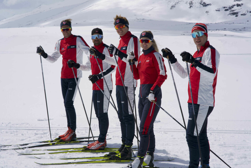 Simen Østensen, Nils-Ingar Aadne, Eirik Mysen, Emilie Fleten og Andrew Musgrave er fem av skiløperne bak SkiMentor-appen. I dag presenterer de treningsprogram for aktive skiløpere. (Foto: SkiMentor) Simen Østensen, Nils-Ingar Aadne, Eirik Mysen, Emilie Fleten og Andrew Musgrave er fem av skiløperne bak SkiMentor-appen. I dag presenterer de treningsprogram for aktive skiløpere. (Foto: SkiMentor)