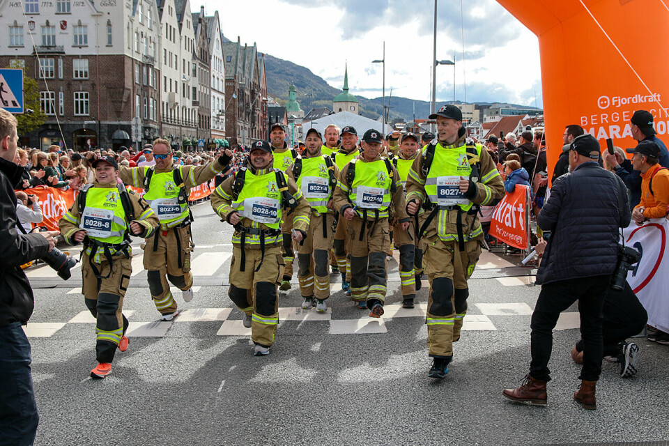 Brannmenn mot Kreft er hjertesak for årets Fjordkraft Bergen City Marathon Brannmenn mot kreft_målgang_1280.jpg