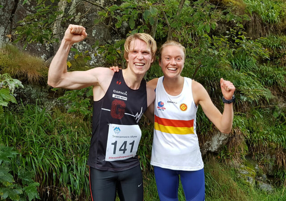 De to vinnerne i dagens løp i Ålesund, Asgeir Bakken Rognstad og Ingrid Festø. Foto: Sigbjørn Lerstad De to vinnerne i dagens løp i Ålesund, Asgeir Bakken Rognstad og Ingrid Festø. Foto: Sigbjørn Lerstad