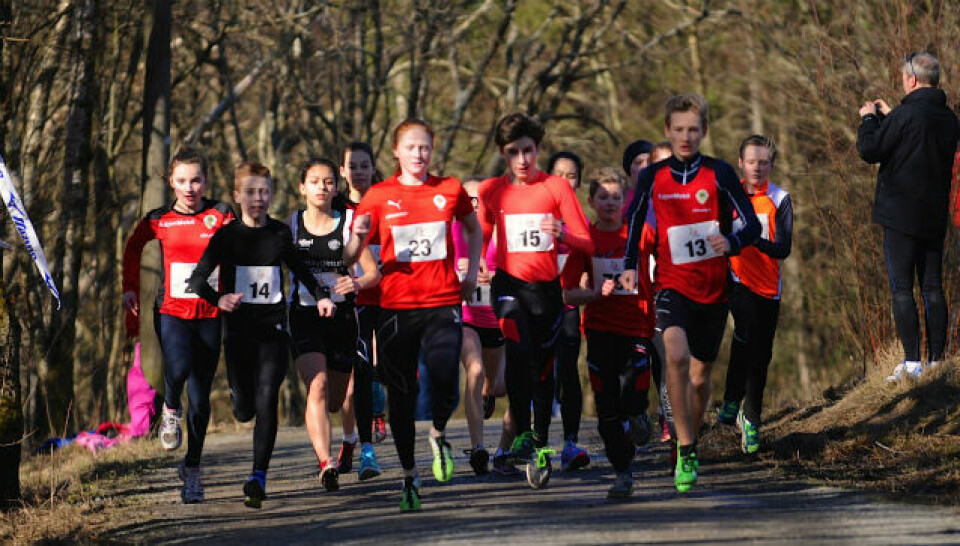 Henrik Ingebrigtsen overlegen i KM terrengløp. 13_14_start_hv.jpg
