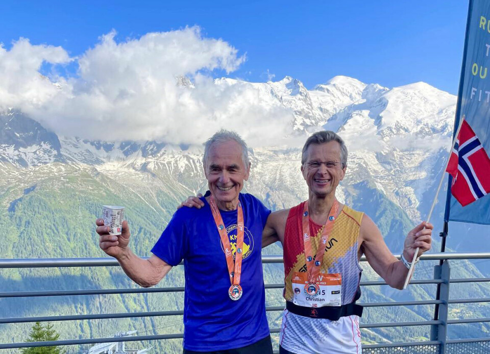Trond Sundby og Christian Prestegaard ble belønna med utsikt over Mont Blanc etter at de hadde tatt seg opp den bratte Vertikal-løypa. (Foto: Marianne Hoff) Trond Sundby og Christian Prestegaard ble belønna med utsikt over Mont Blanc etter at de hadde tatt seg opp den bratte Vertikal-løypa. (Foto: Marianne Hoff)