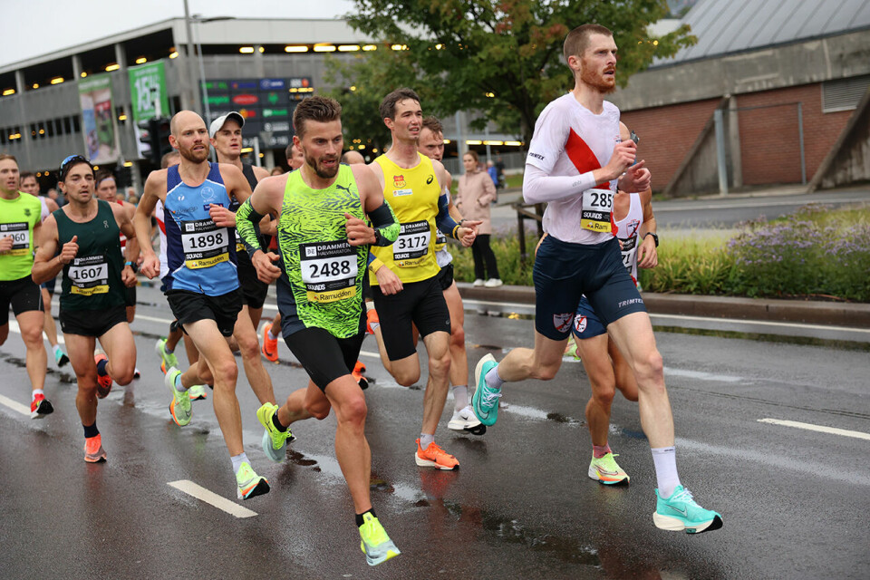 Kristian Ulriksen, Magnus Erstad og resten av løperne fikk godt løpevær under Drammen Halvmaraton. (Foto: Tom-Arild Hansen) Kristian Ulriksen, Magnus Erstad og resten av løperne fikk godt løpevær under Drammen Halvmaraton. (Foto: Tom-Arild Hansen)