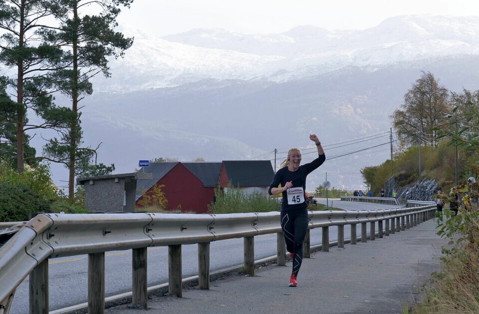 90 deltakarar løp Hardanger halvmaraton hardangerfjord-media-45.jpg
