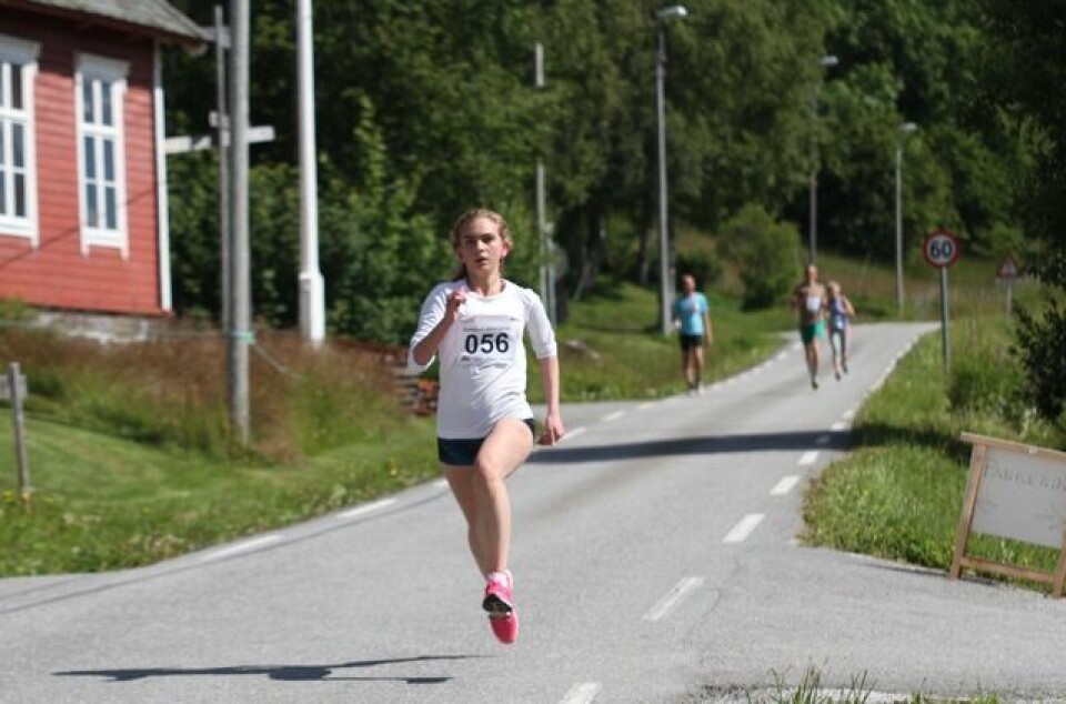 Økende popularitet for Sekken Maraton Saeter_Sarah_Hoestmark_vinner 10 km
