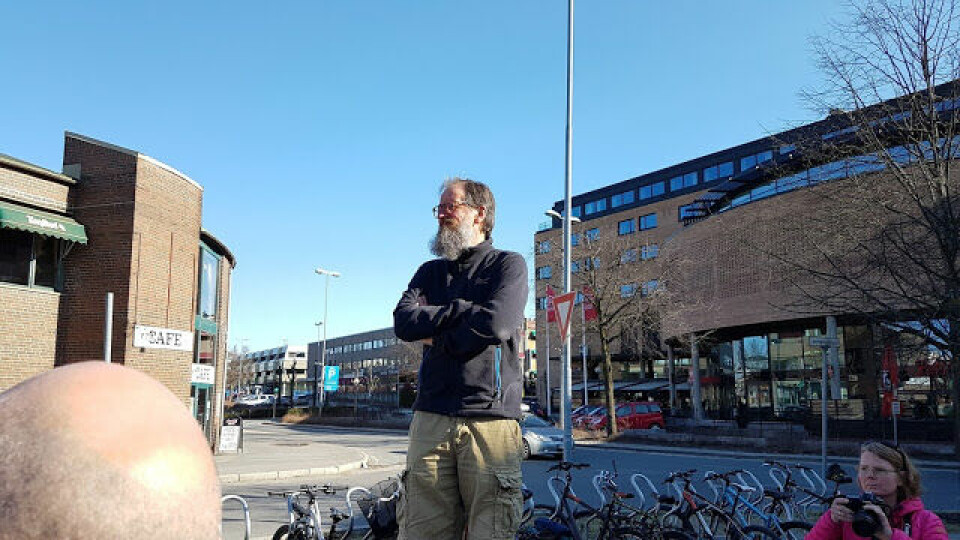 Rekorddeltakelse i solfylt PåskehareMaraton Geir_Frykholm_instruerer.jpg