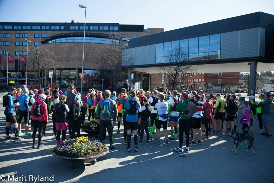 Rekorddeltakelse i solfylt PåskehareMaraton Foer_Start_foto_Marit_Rydland.jpg