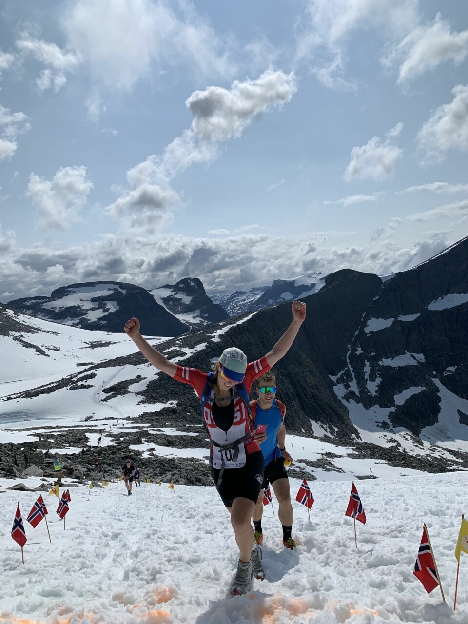 Jon Breivold suveren i strålende Trollveggen Triathlon Aneta Grabmüllerová.jpg