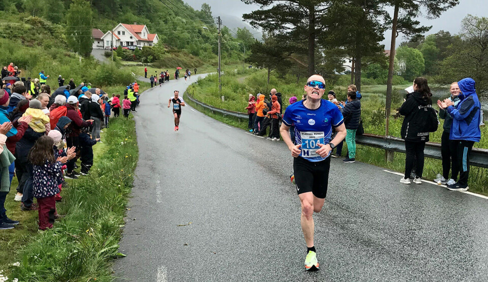 Tedros Haile og Nina Andreassen vant Ølmedal Rundt 2plass-og-3plass.jpg