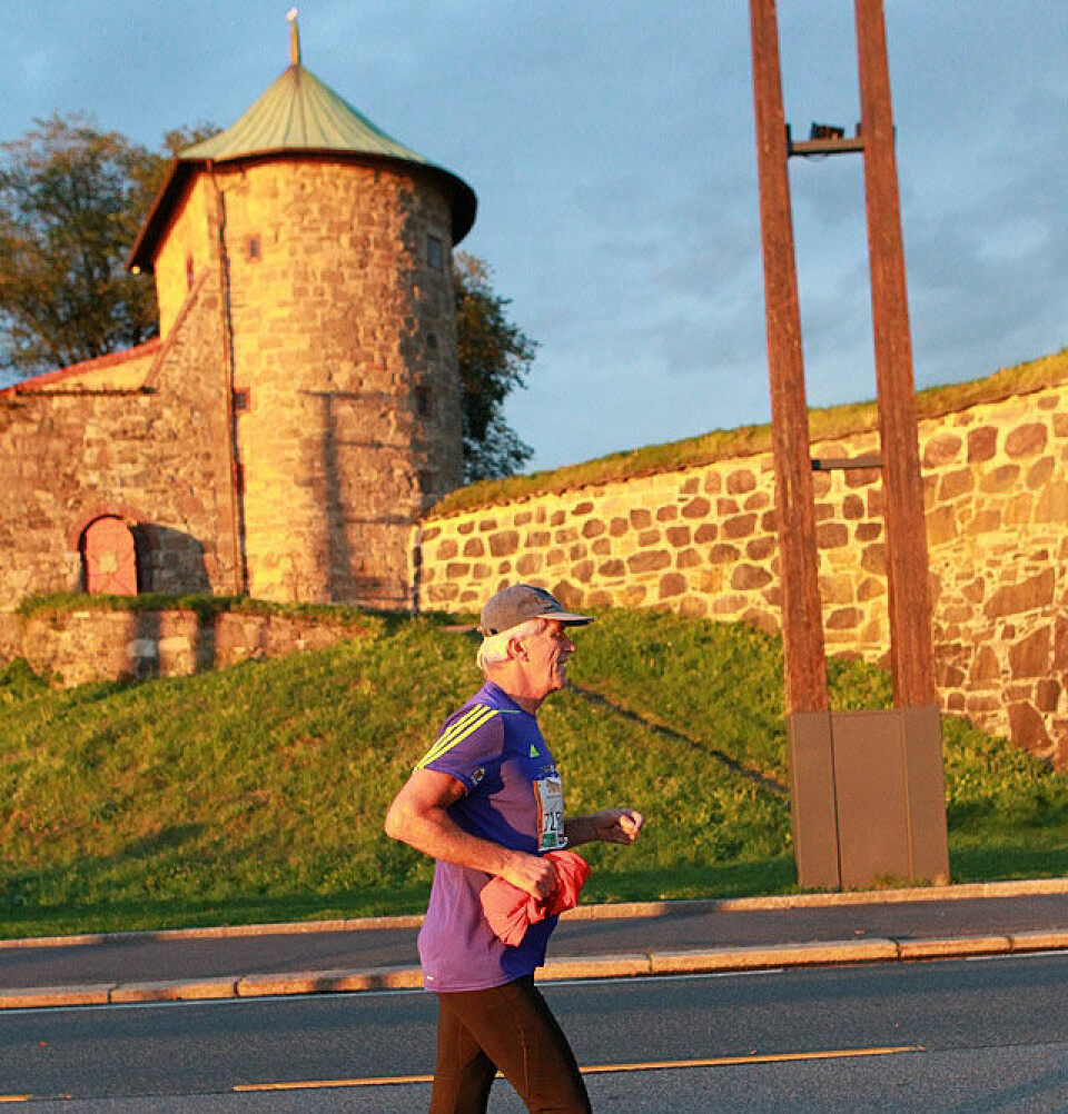 '3 for alle' åpnet Oslo Maraton i solnedgangen Taarn_Akershus_festning_A20G1600.jpg