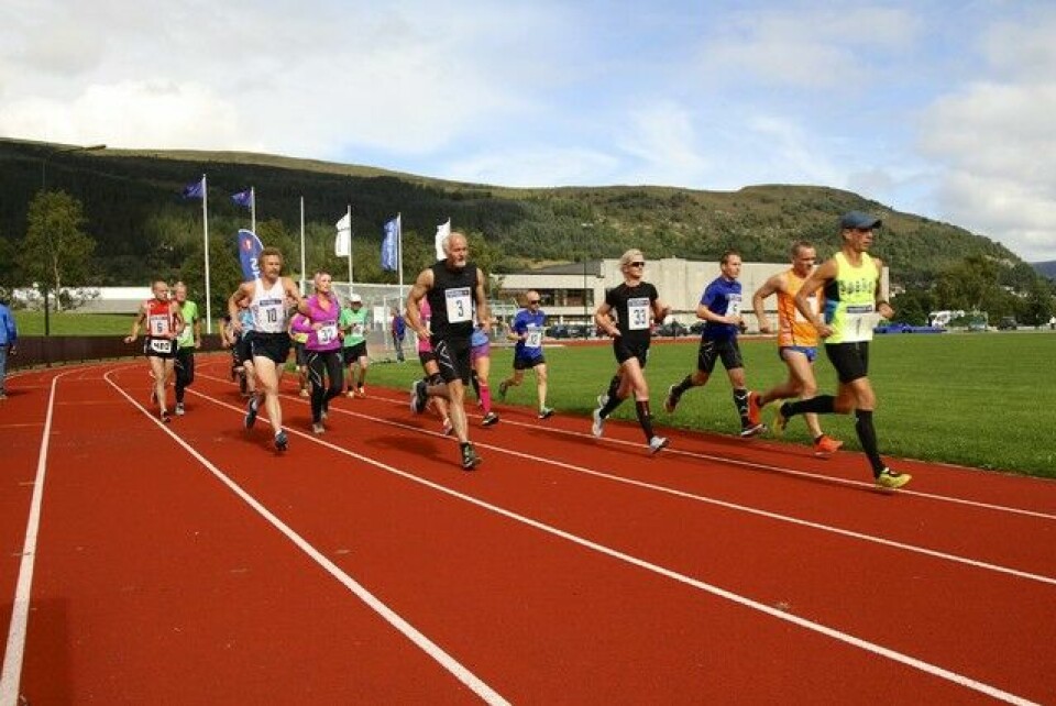 Nordvest Maraton gikk lørdag i ny naturskjønn trasé Maraton_start_2