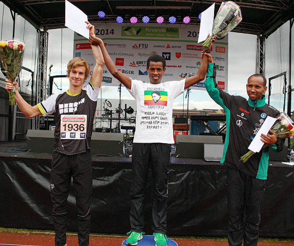 Knarvikmila 10 km: Marthe K. Myhre doblet og vant igjen 10km_Pall_menn_A20G2425.jpg