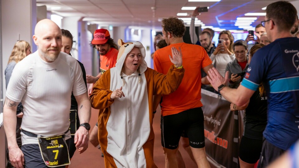 Fra et av tre kjærkomne vendepunkter i 24-timersløpet med Jannicke Engen som energisk ekorn og rundingsbøye akkurat halvveis ut i døgnet. (Foto: Samuel Hafsahl) Fra et av tre kjærkomne vendepunkter i 24-timersløpet med Jannicke Engen som energisk ekorn og rundingsbøye akkurat halvveis ut i døgnet. (Foto: Samuel Hafsahl)