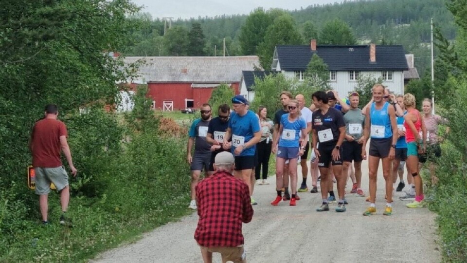 Søskentriumfer i Malmvegen Minneløp 22 løpere stilte i konkurranseklassene på 11,6 km i Grimsbu fredag kveld. (Foto: arrangøren)