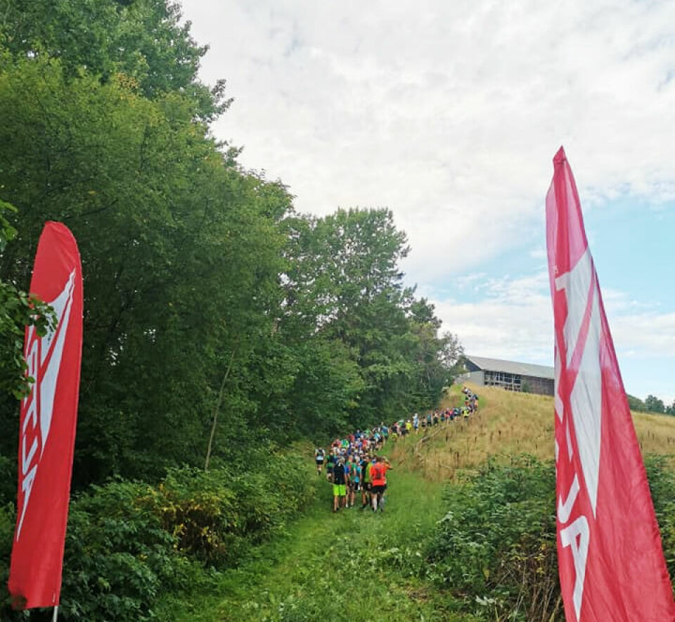 Hanne Kristiansen og Eirik Methlie Hagen vant Østmarka Trail Challenge Starten.jpg