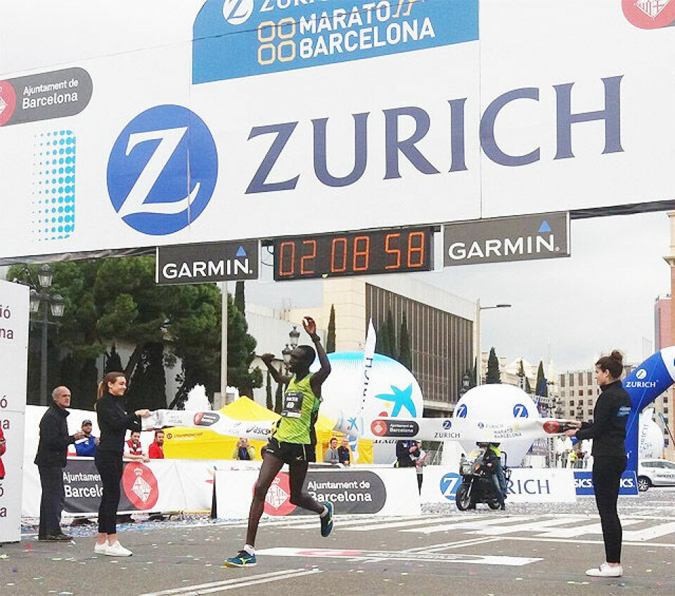 Norsk klasseseier da 101 fra Norge løp Barcelona Marathon Jonah_Kipkemoi_herrevinner.jpg