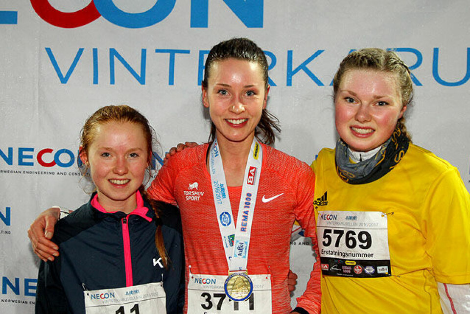 Premiepallen kvinner 10 km: Adele Henriksen, Trine Larsen og Silje Lindstad. Premiepallen kvinner 10 km: Adele Henriksen, Trine Larsen og Silje Lindstad.
