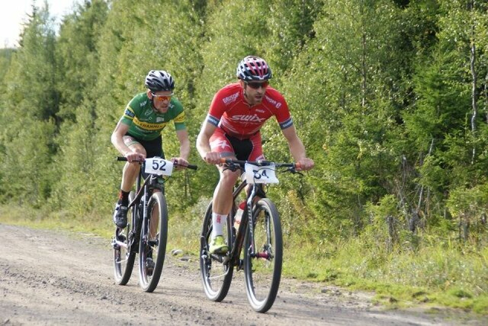 Vidar Mehl (54) og Oddvin Offigstad i tet 6 km før mål. (Foto: Stein Arne Negård) Vidar Mehl (54) og Oddvin Offigstad i tet 6 km før mål. (Foto: Stein Arne Negård)