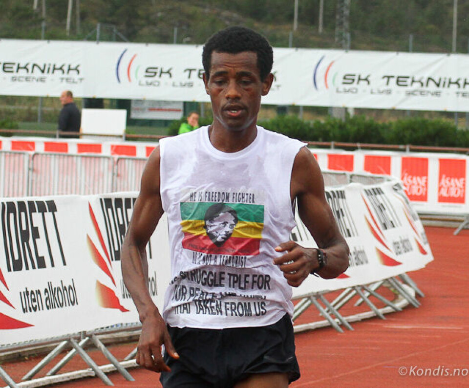 Mulugeta med løyperekord i Bergen maraton Knarvik_10KM 2014_Mulugeta-3406