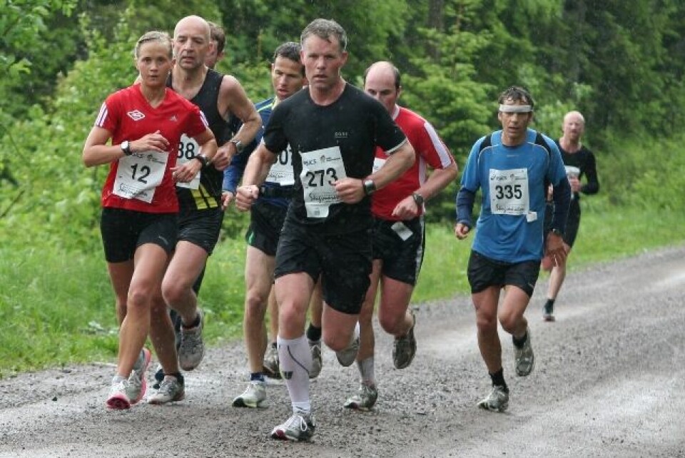 Våt og kald Nordmarka Skogsmaraton IMG_3063_Ida_Flaatten_og_Gutta