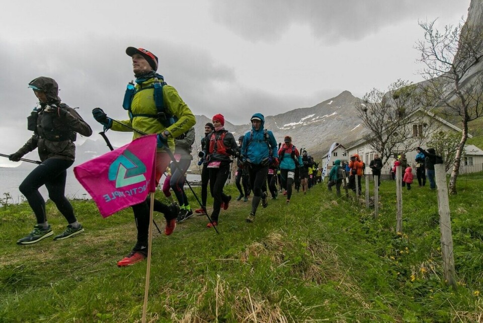 Bare 22 % av de startende fullførte Lofoten Ultra-Trail 100 miles Start2_100miles_Kjerkfjorden_foto-eric-fokke (1280x854).jpg