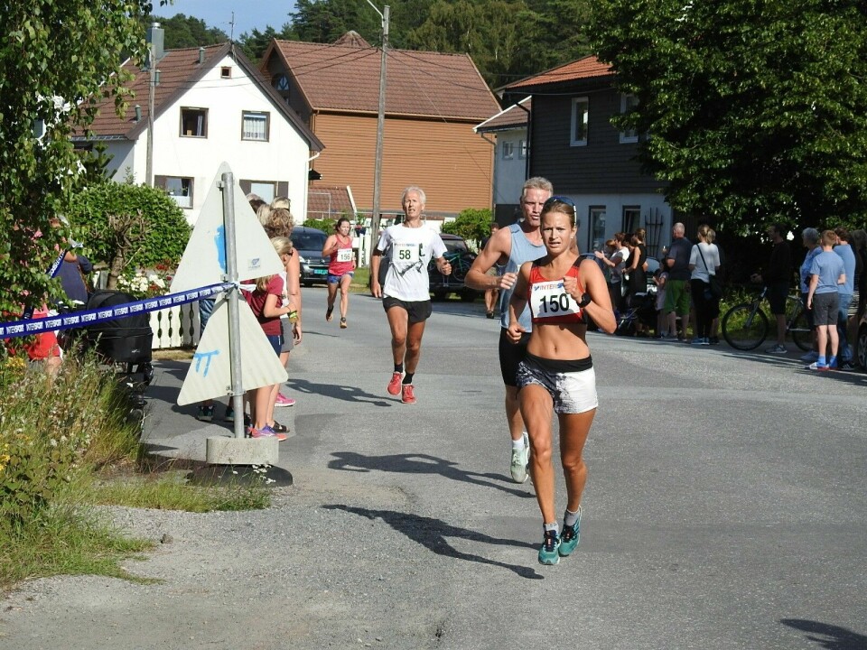 Ida Tjørsvåg fra IL Tjalg løper inn til 2. plass i Intersportjoggen i sommervarne Mandal. (Arrangørfoto) Ida Tjørsvåg fra IL Tjalg løper inn til 2. plass i Intersportjoggen i sommervarne Mandal. (Arrangørfoto)