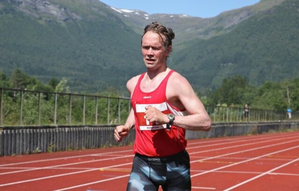 2 x 100 maraton-feiring i Hornindal 02_Helge_vinner_hel.jpg